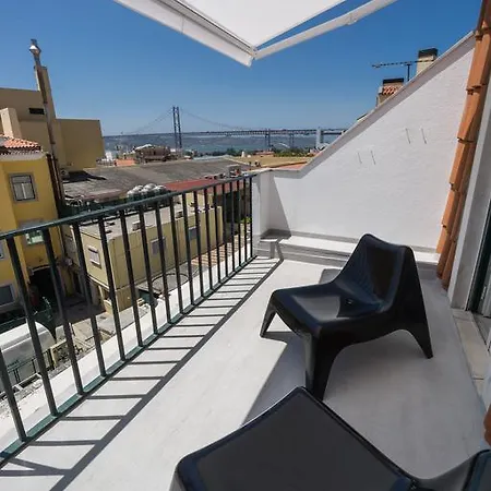 Apartment Premium With Terrace Near The River Lisbon