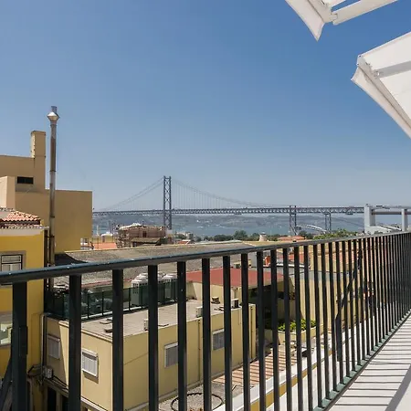 Apartment Premium With Terrace Near The River