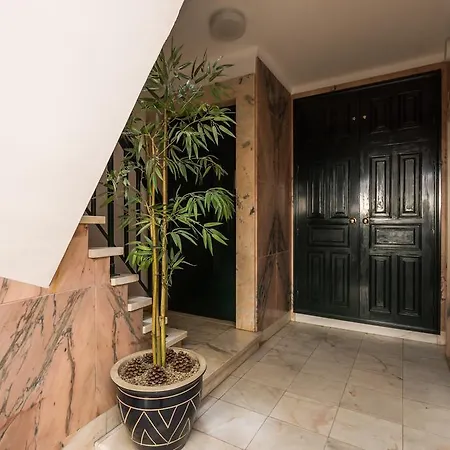 Premium With Terrace Near The River Apartment *