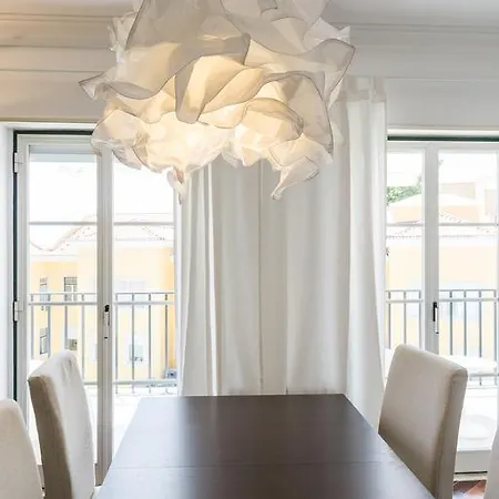Premium With Terrace Near The River Apartment